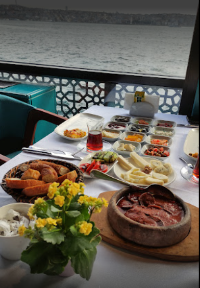 Luxury Buffet Breakfast on Istanbul Bosphorus Cruise | Halal Cruises Club